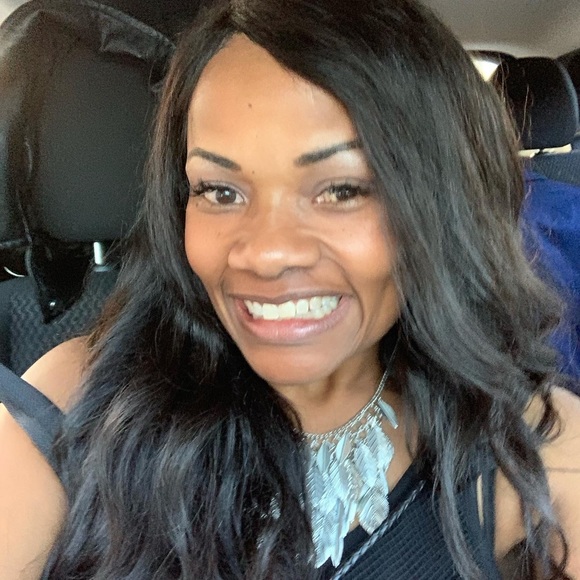 Meet your Posher. 😁 - Picture 5 of 7